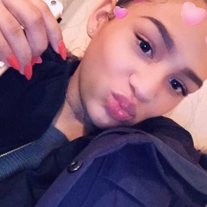 Meet your Posher, Amira